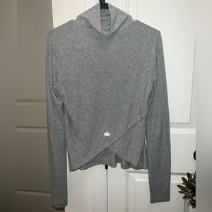 Alo Yoga split hem shirt